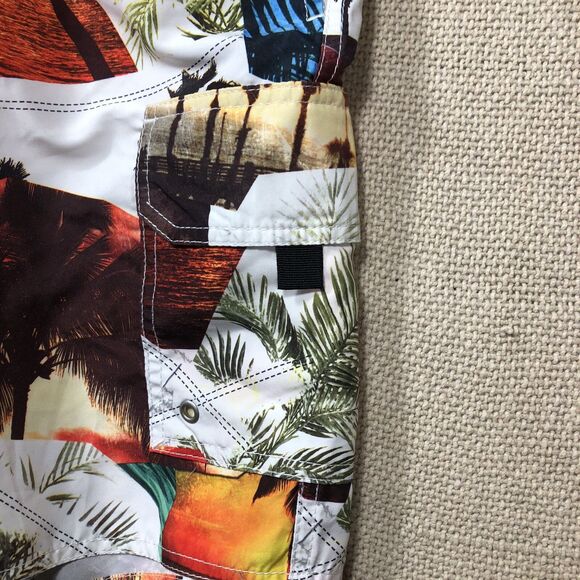 Croft And Barrow Shorts Men Small White Swim Trunks Hawaiian Multi Colored - Picture 3 of 8